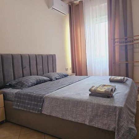 New Bazaar Side Bliss 2 Bed Room Apt With Free Garage Тирана Екстериор снимка