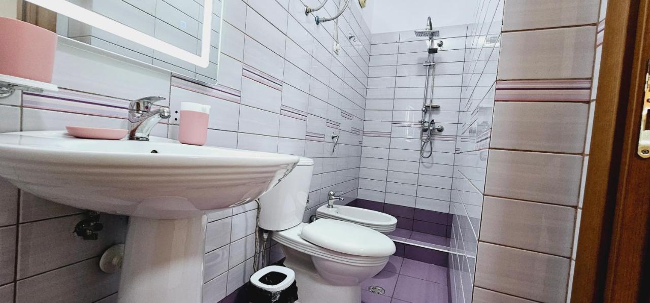 New Bazaar Side Bliss 2 Bed Room Apt With Free Garage Тирана Екстериор снимка